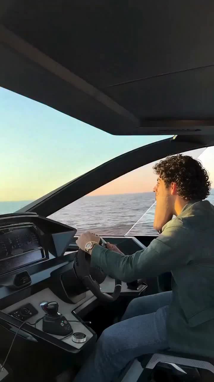 Alon parody TikTok: I love my yacht and she loves me 